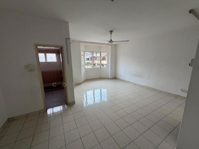 Rumah Teres 2-Tingkat untuk Dijual di Taman Megah Kepong (Kepong) - Coyee Wong - Living Room - PropertyGuru.com.my