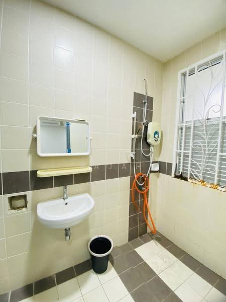 Rumah Kluster untuk Dijual di Bangi (Selangor) - Najah Kadir - Bathroom - PropertyGuru.com.my