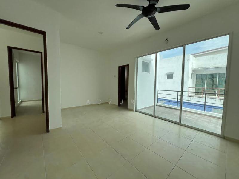 Rumah Berkembar untuk Dijual di Taman Seri Jaromas (Jenjarom) - Adzura Zamedin - Living Room - PropertyGuru.com.my