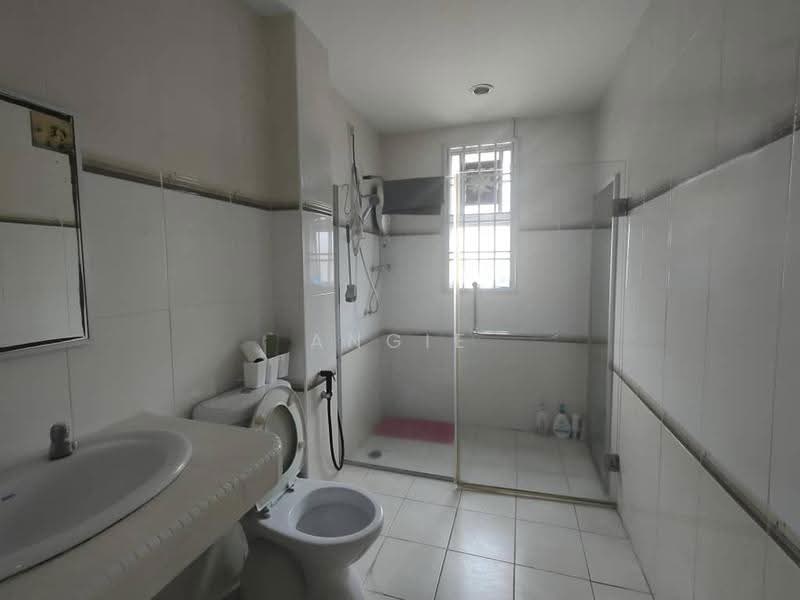 2.5-storey Terraced House for Sale in Medan Lapangan Suria (Ipoh) - Angie Wong - PropertyGuru.com.my