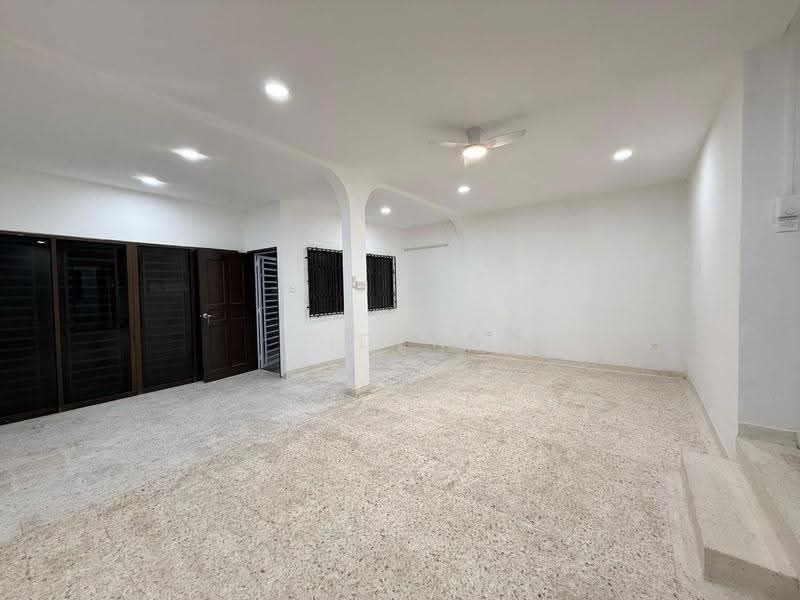 Rumah Teres 2-Tingkat untuk Dijual di Taman Ungku Tun Aminah (Skudai) - Iden Tan - Living Room - PropertyGuru.com.my