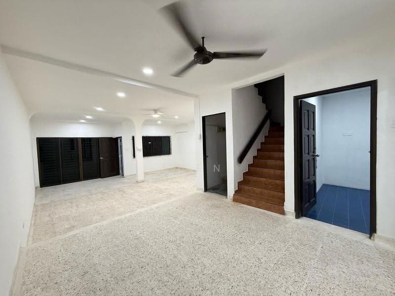 Rumah Teres 2-Tingkat untuk Dijual di Taman Ungku Tun Aminah (Skudai) - Iden Tan - Living Room - PropertyGuru.com.my