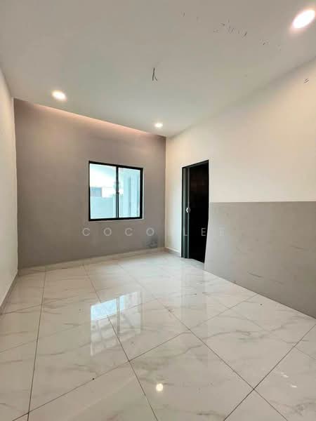 Semi-Detached House for Sale in Taman Dato' Yahya Shahban (Ulu Tiram) - Coco Lee - Interior - PropertyGuru.com.my