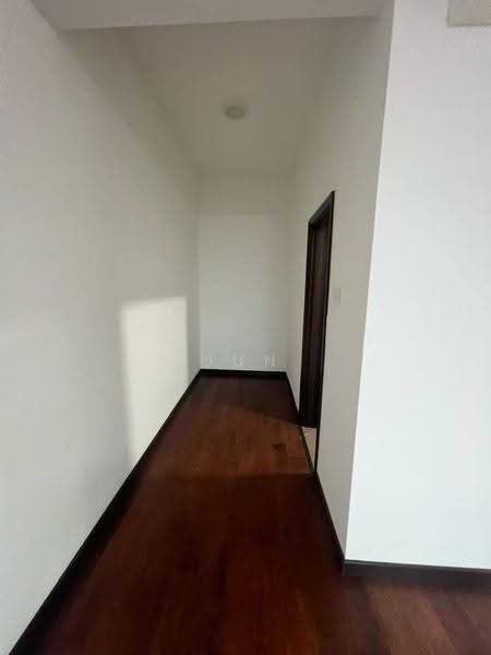 Kediaman Servis untuk Dijual di Molek Regency - Jun Wang - Corridor - PropertyGuru.com.my