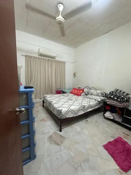 Rumah Teres 1-Tingkat untuk Dijual di Taman Rinting (Masai) - Pauline Goh - Bedroom - PropertyGuru.com.my
