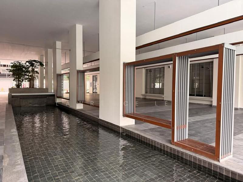Kediaman Servis untuk Disewa di Renna Residence @ The NorthBank - Lawrence Lee - Entrance water feature - PropertyGuru.com.my