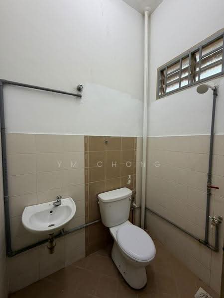 1-storey Terraced House for Sale in Taman Krubong Jaya (Krubong) - YM Chong - Bathroom - PropertyGuru.com.my