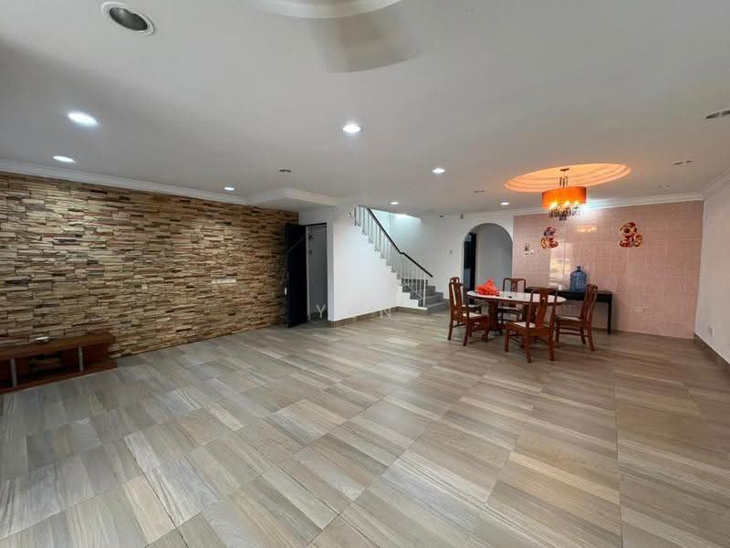2-storey Terraced House for Sale in Taman Wahyu (Batu Caves) - Yen Ching - Living Room - PropertyGuru.com.my