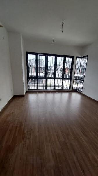 Rumah Teres 2-Tingkat untuk Dijual di Elmina (Shah Alam) - Eric Soe - Living Room - PropertyGuru.com.my