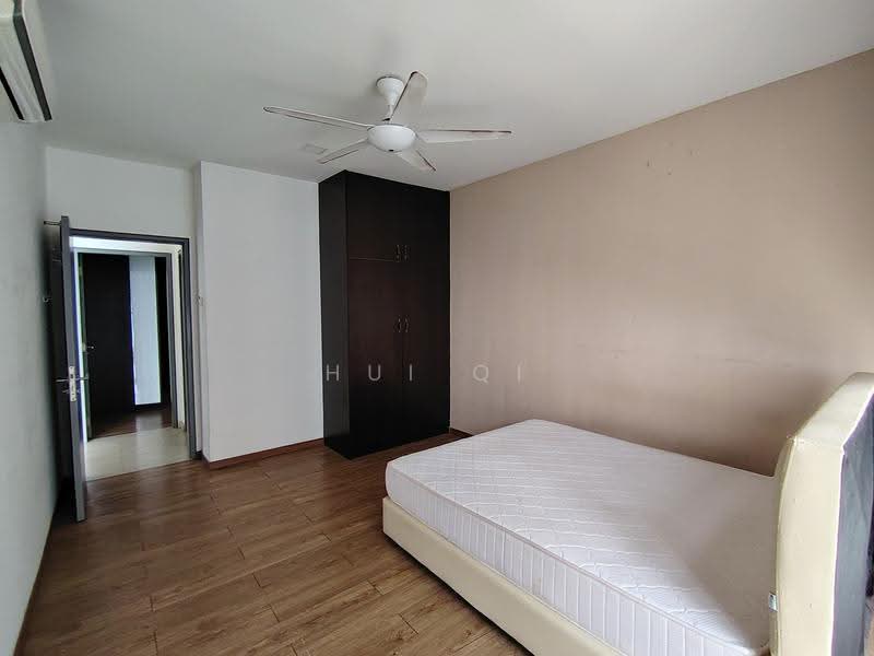 Condominium for Rent at Lakefront Residence - Hui Qi - Bedroom - PropertyGuru.com.my