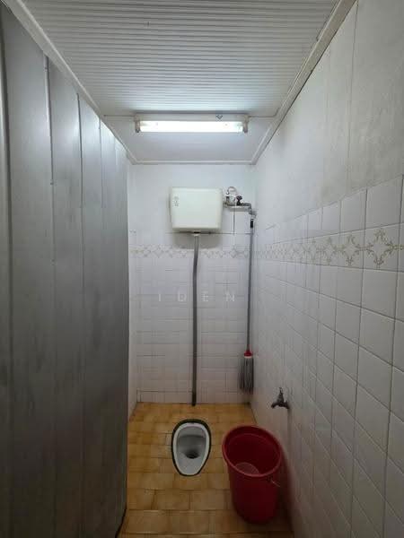 Rumah Teres 1-Tingkat untuk Dijual di Taman Ungku Tun Aminah (Skudai) - Iden Tan - Bathroom - PropertyGuru.com.my