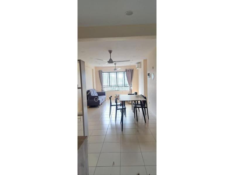 Pangsapuri untuk Dijual di Pangsapuri Suria 1 Batu Kawan - Jordan Voon - Living Room - PropertyGuru.com.my