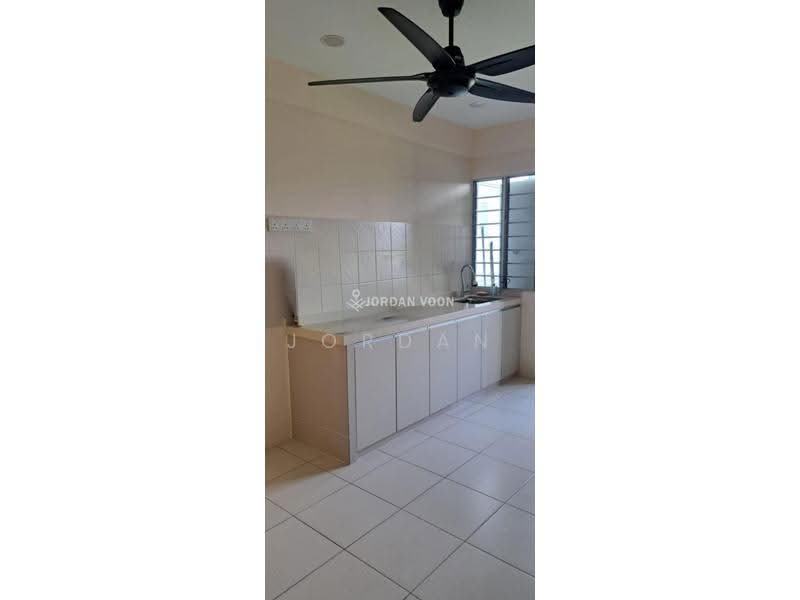 Pangsapuri untuk Dijual di Pangsapuri Suria 1 Batu Kawan - Jordan Voon - Kitchen - PropertyGuru.com.my