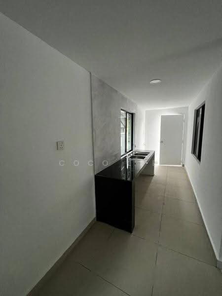 2-storey Terraced House for Sale in Permas Jaya (Johor) - Coco Lee - Kitchen - PropertyGuru.com.my