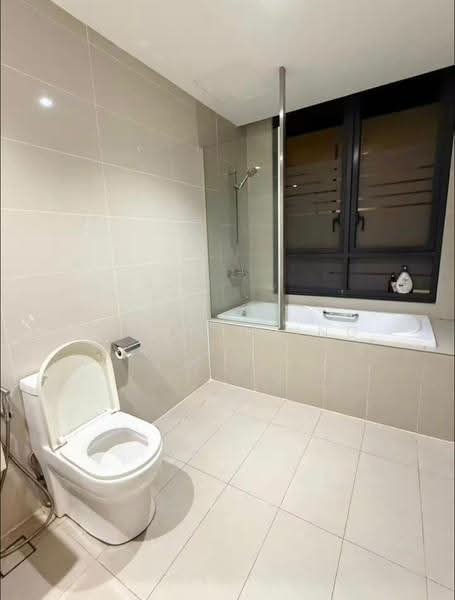 Service Residence for Rent at KL Gateway Premium Residences - Chris Nuing - Bathroom - PropertyGuru.com.my