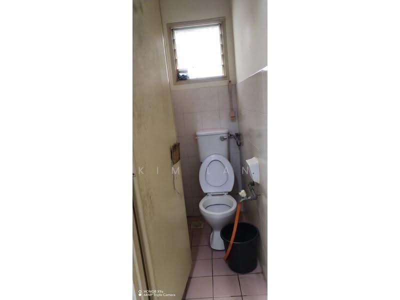 Shop for Sale in Puchong (Selangor) - Kim Lan Liw - Bathroom - PropertyGuru.com.my