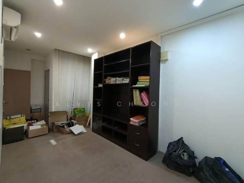 Shop / Office for Rent in Bandar Puteri Puchong (Puchong) - Alvis Cheong - Interior - PropertyGuru.com.my
