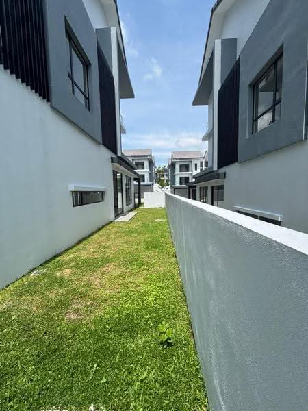 Rumah Berkembar untuk Dijual di Ampang (Selangor) - YK. Ho - Exterior - PropertyGuru.com.my