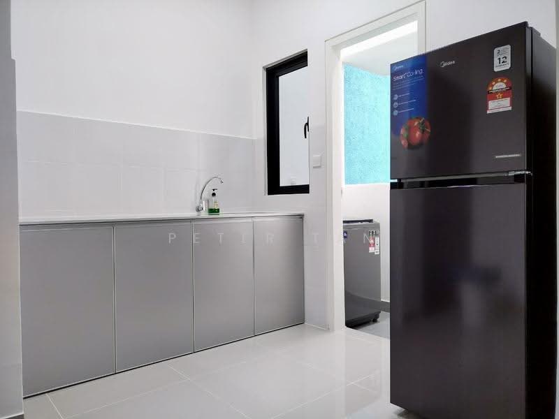 Kediaman Servis untuk Disewa di MKH Boulevard II - Peter Tan - Kitchen - PropertyGuru.com.my