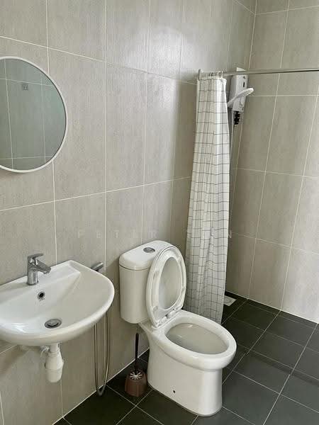Kediaman Servis untuk Disewa di MKH Boulevard II - Peter Tan - Bathroom - PropertyGuru.com.my