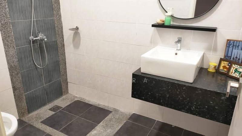 Semi-Detached House for Sale in Alam Impian (Shah Alam) - Adzura Zamedin - Bathroom - PropertyGuru.com.my