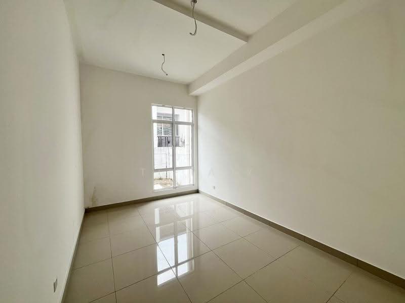 Semi-Detached House for Sale in Rawang (Selangor) - Tiffany Yang - Bedroom - PropertyGuru.com.my