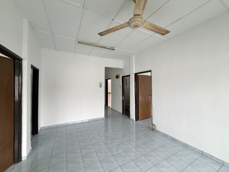 Pangsapuri untuk Disewa di Nuri Court - Stephen Lim - Living Room - PropertyGuru.com.my