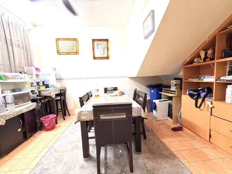 Rumah Teres 2-Tingkat untuk Dijual di Seksyen 7 (Shah Alam) - Syukor Hartanah - Dining Room - PropertyGuru.com.my