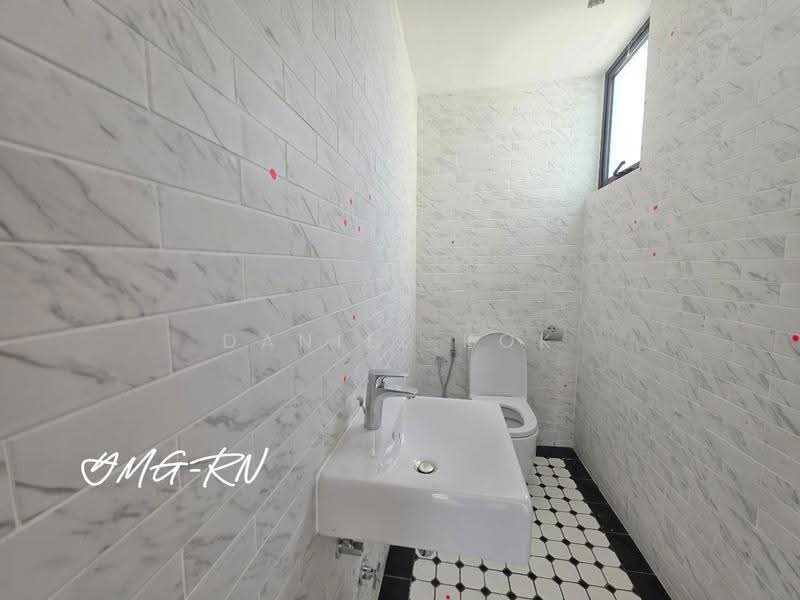 Bungalow House for Sale in Setia Eco Park (Setia Alam) - Daniel Kok - Bathroom - PropertyGuru.com.my