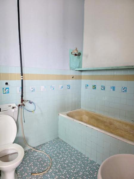 Bungalow House for Rent in Taman Teluk Pulai (Klang) - Matthew Lim - Bathroom - PropertyGuru.com.my