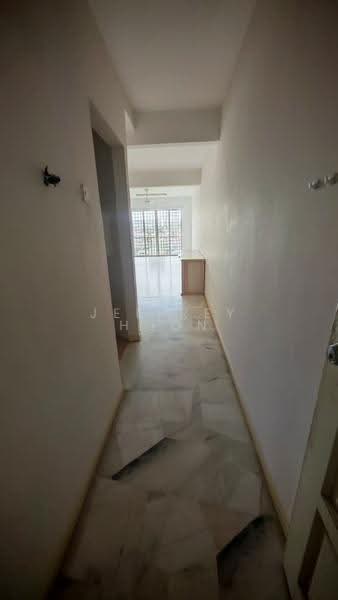 Apartment for Sale at Vista Wira 1 & 2 - Jeffrey Hoon - Corridor - PropertyGuru.com.my