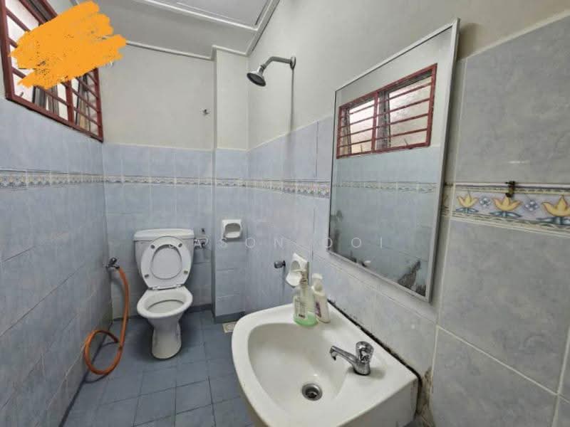 2-storey Terraced House for Sale in Putra Heights (Subang Jaya) - Jason Ooi - Bathroom - PropertyGuru.com.my