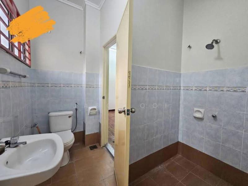 2-storey Terraced House for Sale in Putra Heights (Subang Jaya) - Jason Ooi - Bathroom - PropertyGuru.com.my