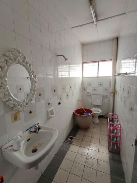 Rumah Teres 3-Tingkat untuk Dijual di Taman Sri Bintang (Kepong) - Jasmine Ong - Bathroom - PropertyGuru.com.my