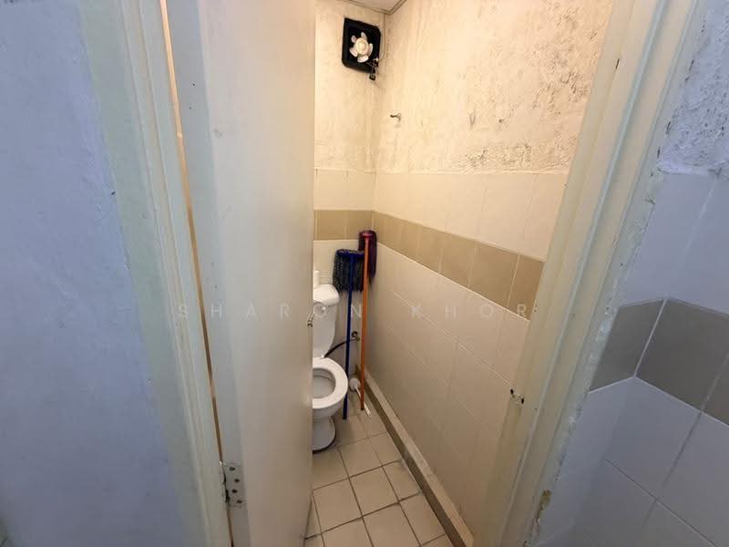 Shop / Office for Rent in Bayan Baru (Penang) - Sharon Khor - Bathroom - PropertyGuru.com.my
