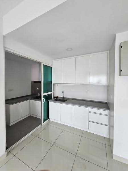 Kediaman Servis untuk Disewa di The Lead Residences (Impiria Residensi) - Ruby Ng - Kitchen - PropertyGuru.com.my