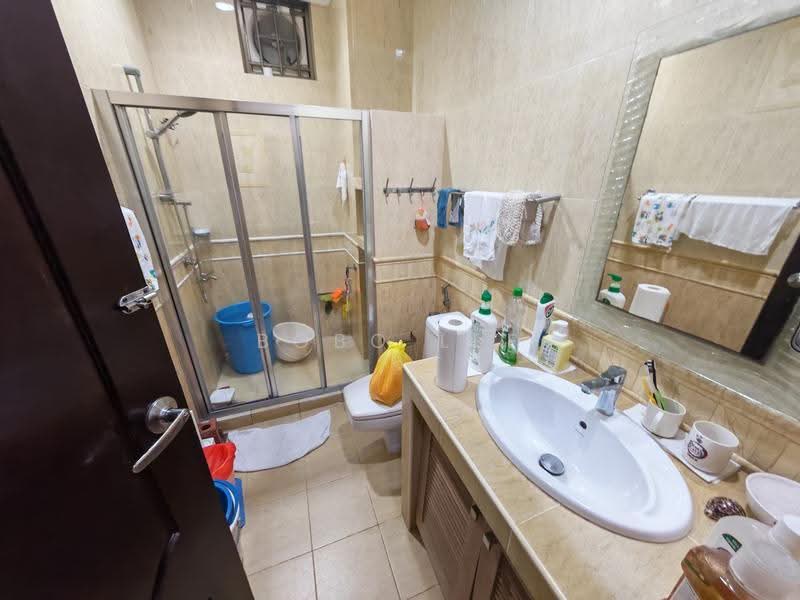 Rumah Berkembar untuk Dijual di Jalan Klang Lama (Old Klang Road) (Kuala Lumpur) - Bobo Lee - Bathroom - PropertyGuru.com.my