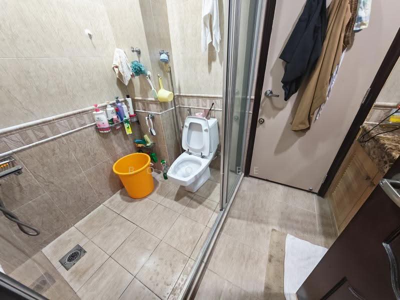 Rumah Berkembar untuk Dijual di Jalan Klang Lama (Old Klang Road) (Kuala Lumpur) - Bobo Lee - Bathroom - PropertyGuru.com.my
