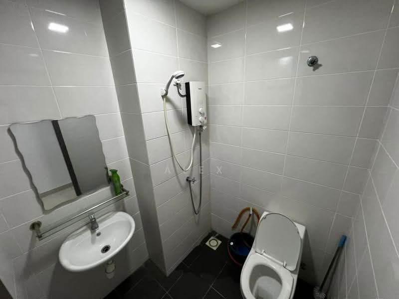 Service Residence for Sale at Service Residence @ Landmark Residence 2 - Alex Yap - Bathroom - PropertyGuru.com.my