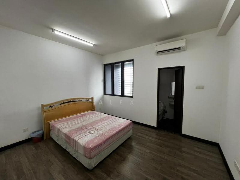 Service Residence for Sale at Service Residence @ Landmark Residence 2 - Alex Yap - Bedroom - PropertyGuru.com.my