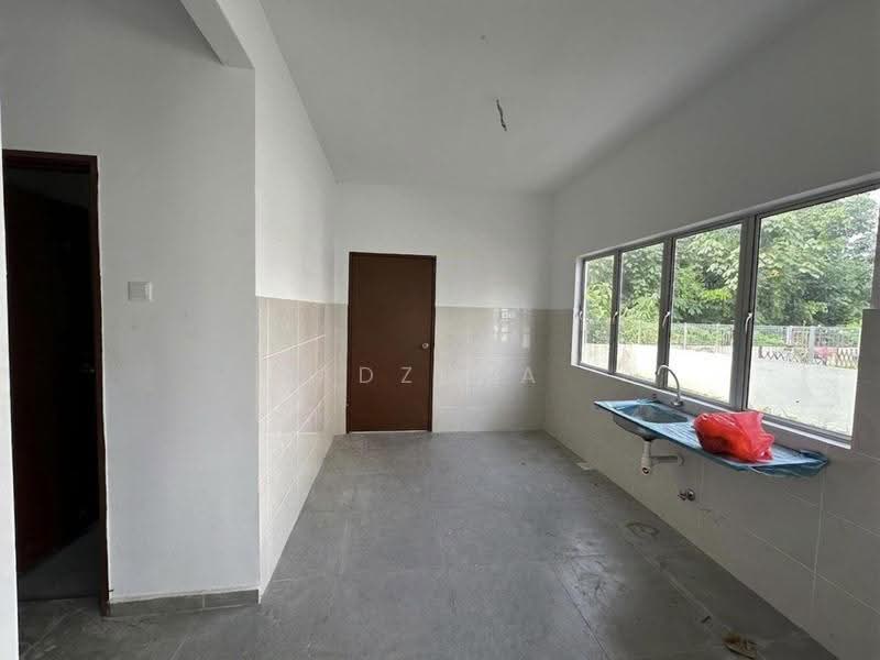 Rumah Berkembar untuk Dijual di Klang (Selangor) - Adzura Zamedin - Kitchen - PropertyGuru.com.my