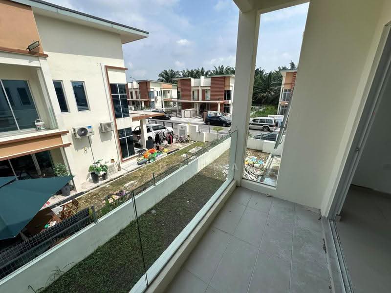 Rumah Berkembar untuk Dijual di Klang (Selangor) - Adzura Zamedin - Exterior - PropertyGuru.com.my