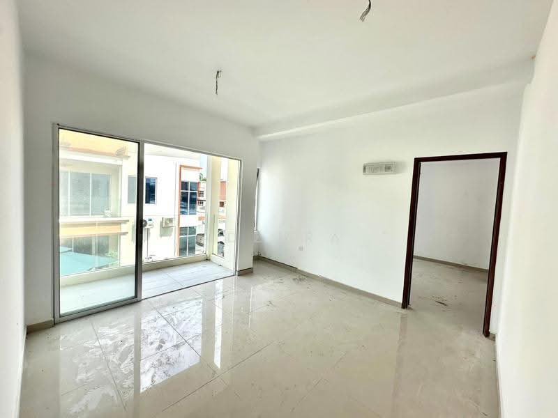 Rumah Berkembar untuk Dijual di Klang (Selangor) - Adzura Zamedin - Balcony - PropertyGuru.com.my