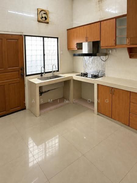 1-storey Terraced House for Sale in Taman Kepong (Kepong) - Jasmine Ong - Kitchen - PropertyGuru.com.my