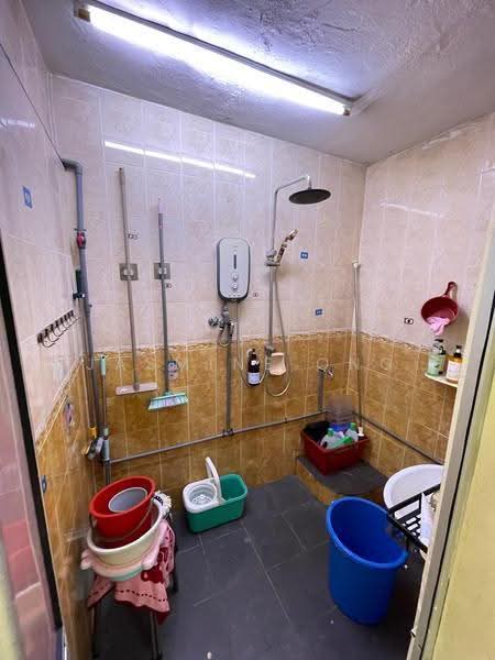 1-storey Terraced House for Sale in Taman Kepong (Kepong) - Jasmine Ong - Bathroom - PropertyGuru.com.my