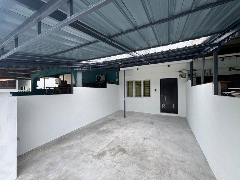 2-storey Terraced House for Sale in Taman Sri Muda (Shah Alam) - Mohd Aizat Saiful Bahri - Exterior - PropertyGuru.com.my