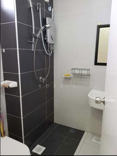 Pangsapuri untuk Disewa di Nusa Heights (Nusa Puncak) - Robbie Tan - Bathroom - PropertyGuru.com.my
