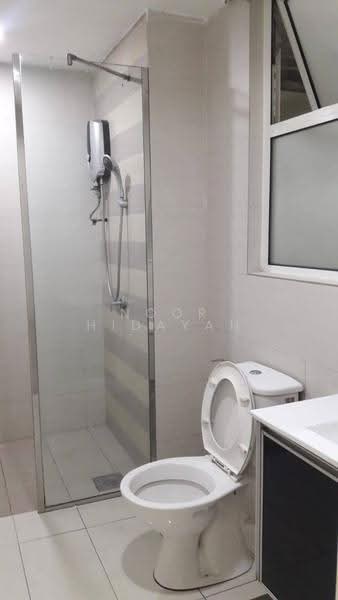 Kediaman Servis untuk Dijual di Menara U2 - Noor Hidayah Mohamad Noor - Bathroom - PropertyGuru.com.my