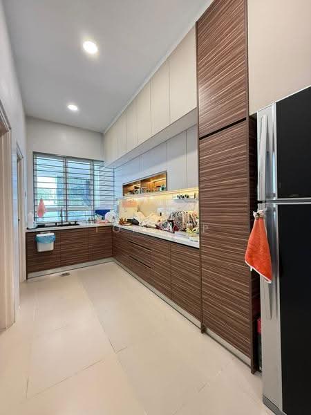 Rumah Berkembar untuk Dijual di Seksyen U10 (Shah Alam) - Tom Yip - Kitchen - PropertyGuru.com.my
