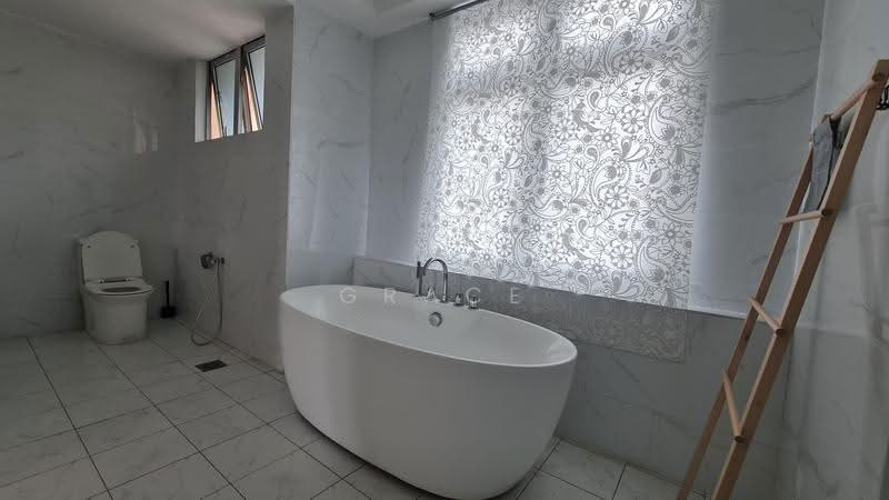 Kondominium untuk Disewa di Bayu Angkasa - Grace Tham - Bathroom - PropertyGuru.com.my